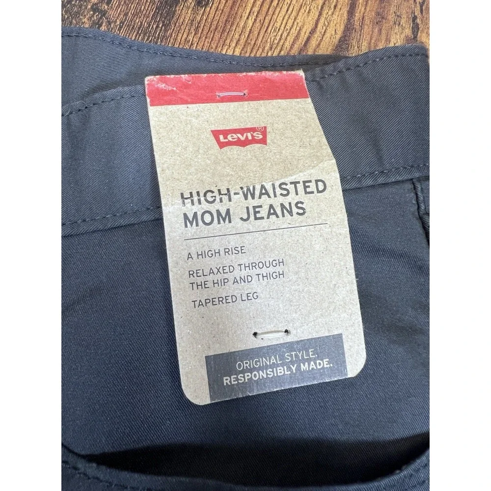 Levi's High-Waisted Mom Jeans Womens 30x30 Black Solid Tapered Leg Relaxed Fit